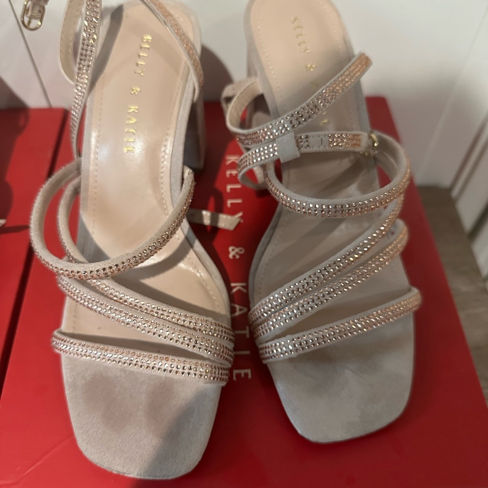 Kelly & Katie Cream Heels